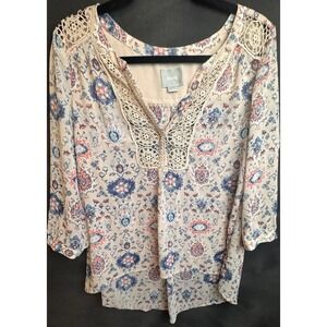 Anthropologie Maeve Top Size 6 Top  Floral Boho V Neck Cottage Crochet Lace